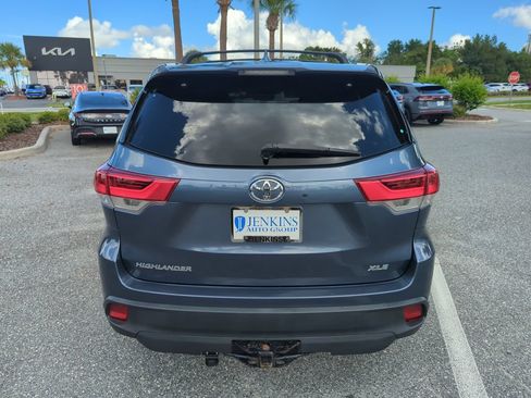Used 2017 Toyota Highlander XLE FWD image 7