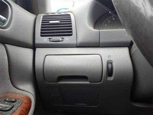 Used 2004 Toyota Camry XLE image 15