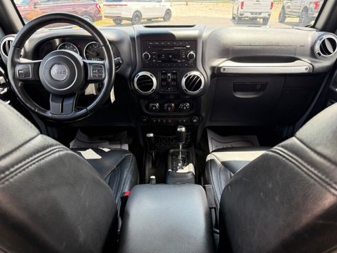 Used 2015 Jeep Wrangler Unlimited Sahara w/ Trailer Tow Group AWD/4WD image 10