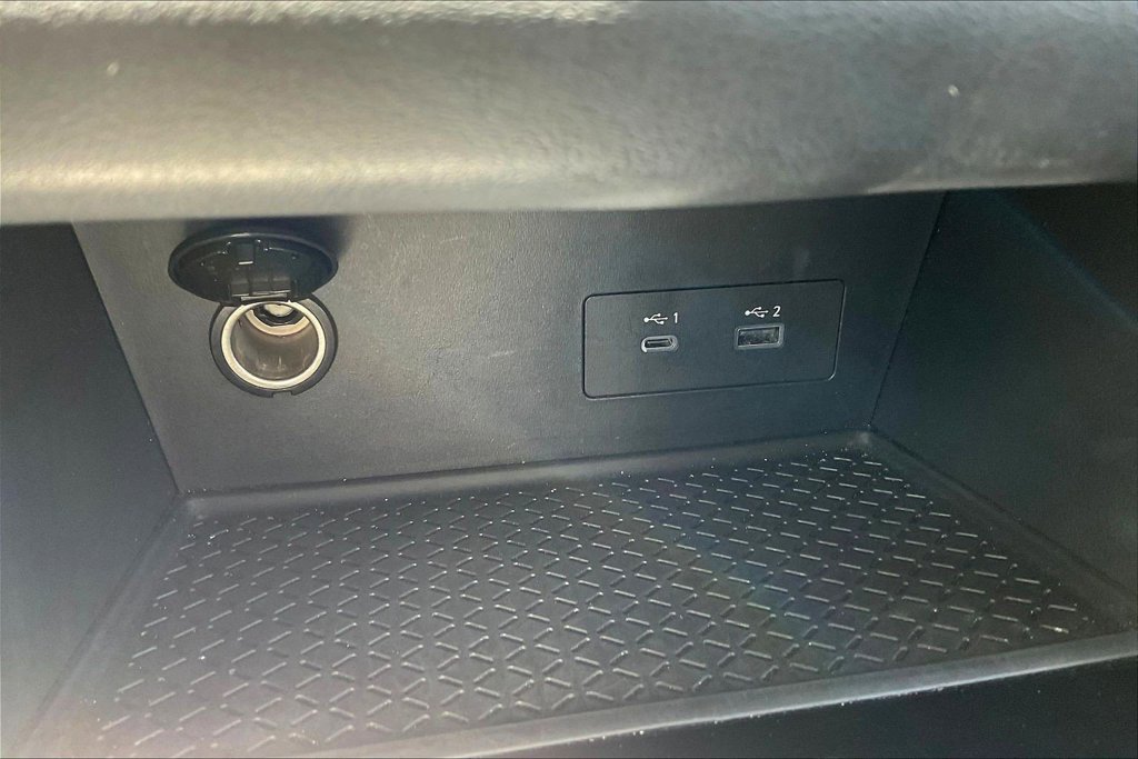 Used 2025 Nissan Pathfinder SV FWD image 16