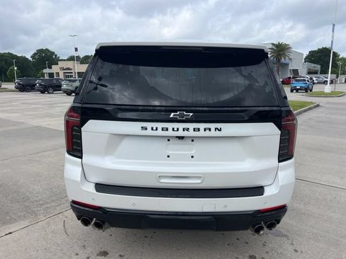 Used 2025 Chevrolet Suburban Z71 AWD/4WD image 6