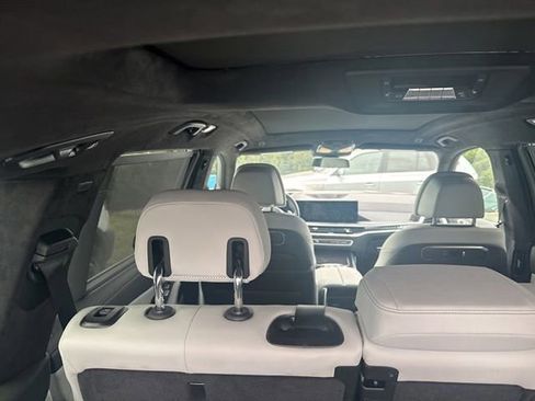 Certified 2024 BMW X7 xDrive40i w/ M Sport Package image 13