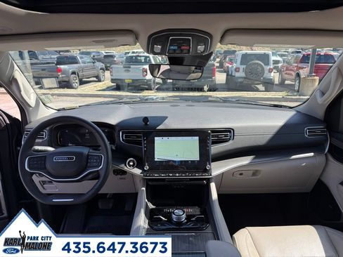 Used 2023 Jeep Wagoneer Series III w/ Premium Group I AWD/4WD image 32