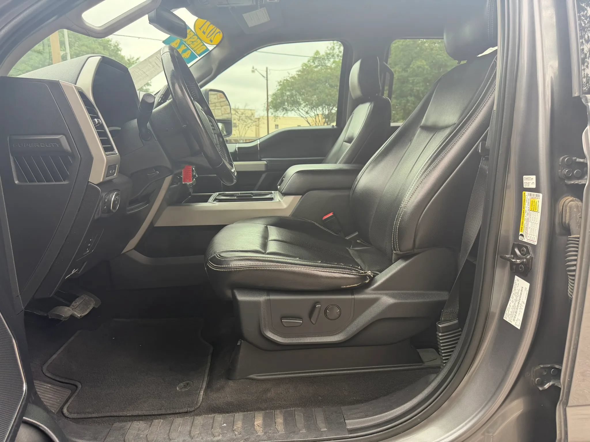 Used 2021 Ford F250 Lariat w/ FX4 Off-Road Package AWD/4WD image 9