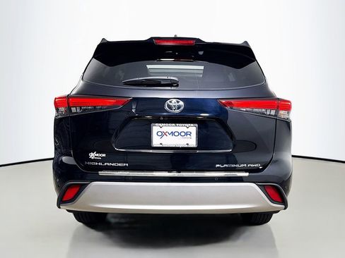 Certified 2021 Toyota Highlander Platinum image 6