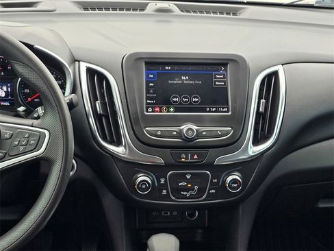 Used 2022 Chevrolet Equinox LT image 16