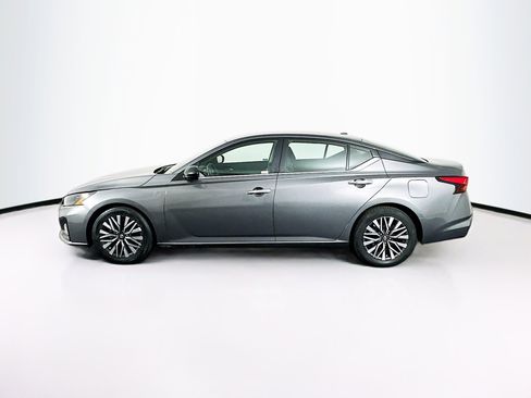Used 2024 Nissan Altima 2.5 SV image 4