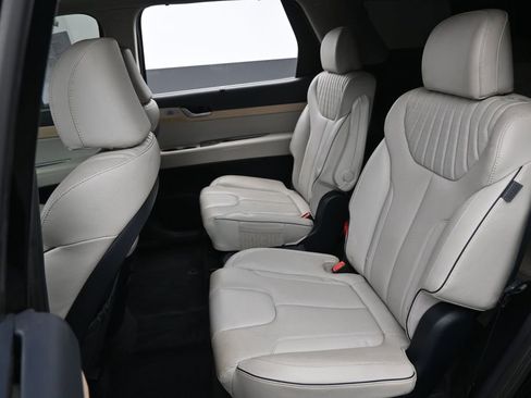 Used 2023 Hyundai Palisade Limited w/ Cargo Package FWD image 30