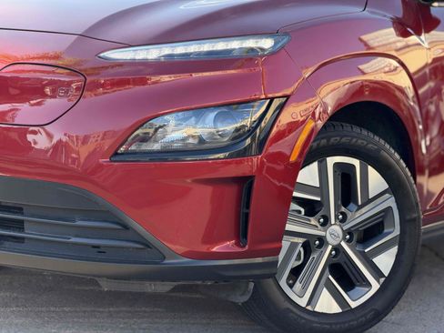 Used 2023 Hyundai Kona SE FWD image 5