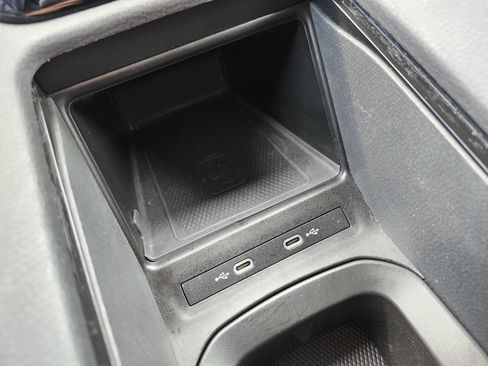 Used 2021 Volkswagen ID.4 Pro RWD image 32