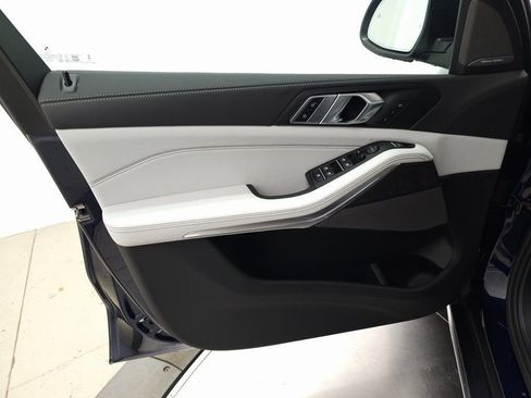 Used 2026 BMW X5 xDrive40i w/ Premium Package image 10