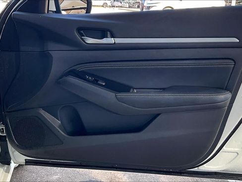 Certified 2023 Nissan Altima 2.5 SV w/ SV Premium Package image 23