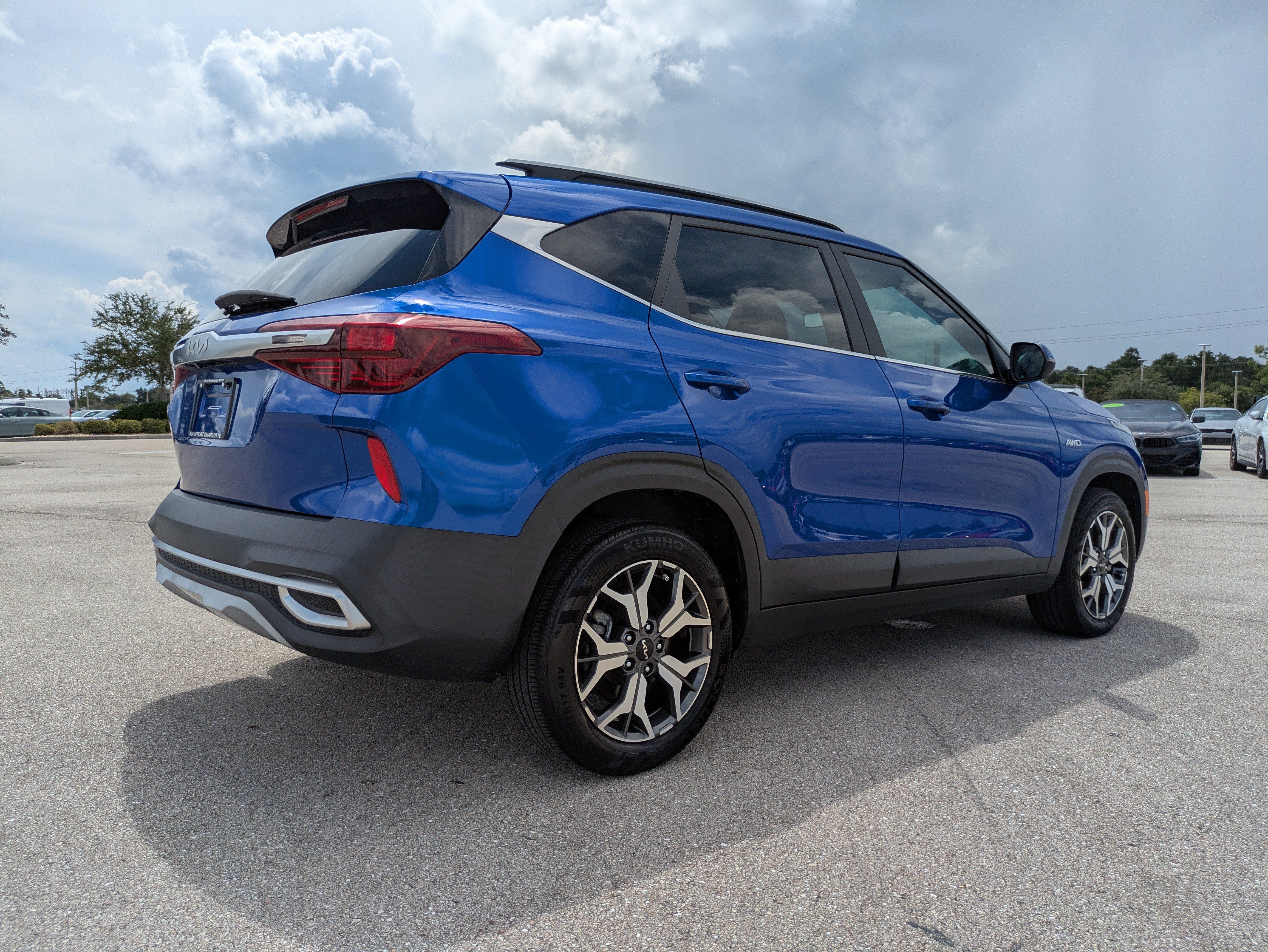 Used 2023 Kia Seltos EX AWD/4WD image 4