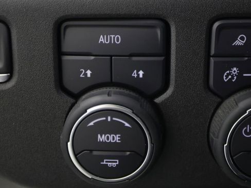 Used 2025 Chevrolet Silverado 1500 LTZ w/ LTZ Premium Package AWD/4WD image 24
