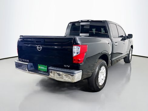 Used 2017 Nissan Titan SV RWD image 10
