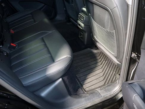 Used 2024 Audi Q4 e-tron Premium Plus w/ Premium Plus image 33