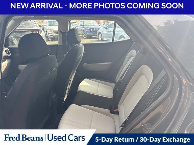 Used 2023 Hyundai Venue SEL w/ Cargo Package FWD image 9