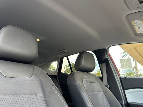 Certified 2025 Chevrolet Trax LT image 17