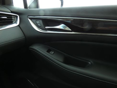 Used 2021 Buick Enclave Avenir w/ Avenir Technology Package AWD/4WD image 25