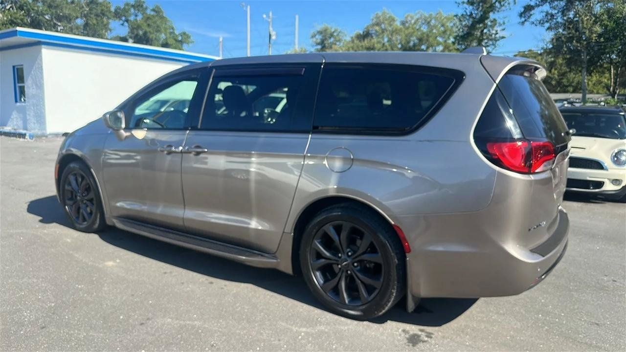 Used 2018 Chrysler Pacifica Touring Plus w/ S Appearance Package FWD image 14