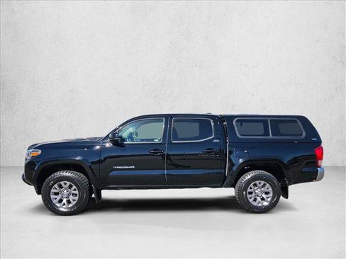 Used 2017 Toyota Tacoma SR5 RWD image 8