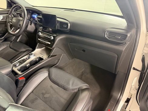 Used 2022 Ford Explorer ST AWD/4WD image 32