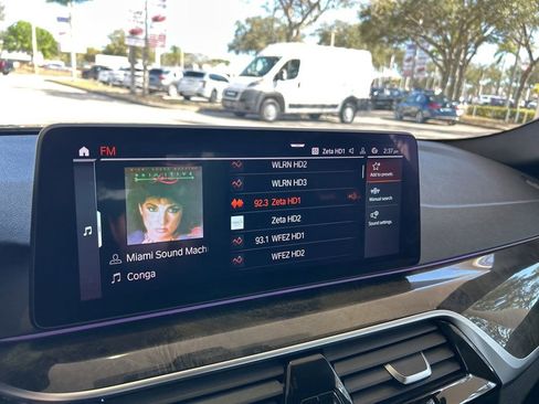 Used 2022 BMW 540i xDrive w/ M Sport Package image 7