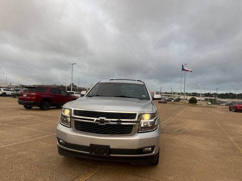 Used 2020 Chevrolet Suburban LT w/ Texas Edition Package RWD image 6