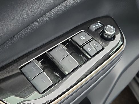 New 2026 Toyota Crown Platinum image 21