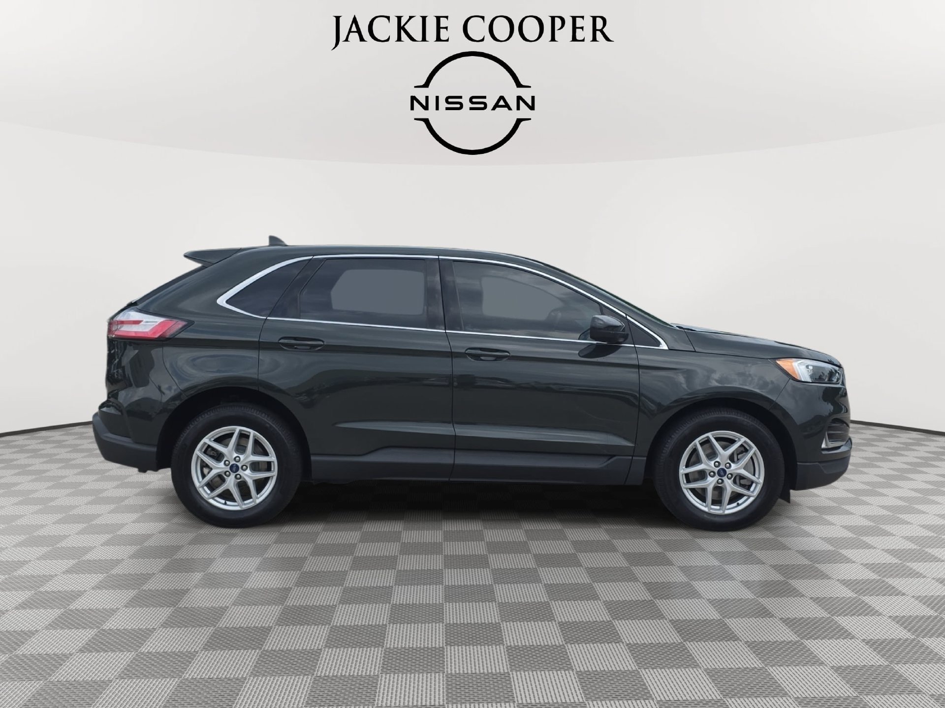 Used 2022 Ford Edge SEL w/ Convenience Package AWD/4WD image 4