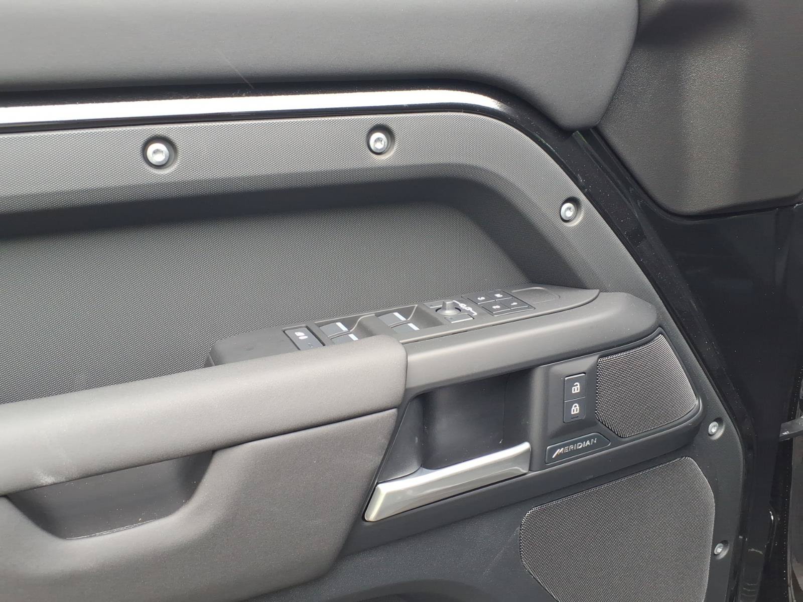 New 2026 Land Rover Defender 110 S AWD/4WD image 10