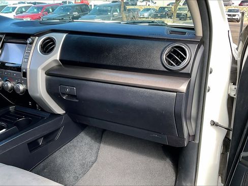 Used 2018 Toyota Tundra SR5 image 18