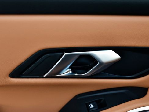 New 2025 BMW 330i xDrive Sedan w/ Convenience Package image 21