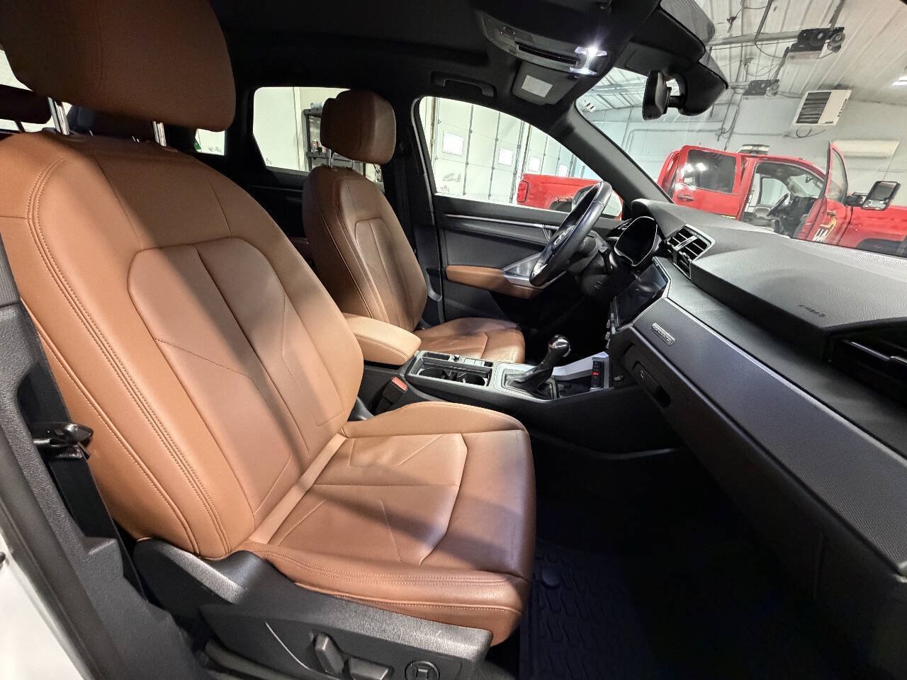 Used 2020 Audi Q3 2.0T Premium Plus AWD/4WD image 22