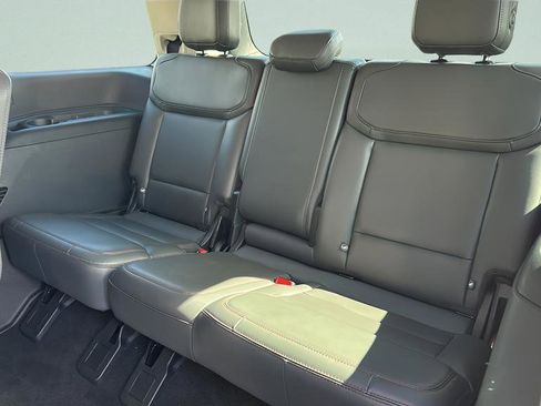Certified 2025 Ford Expedition Active AWD/4WD image 19