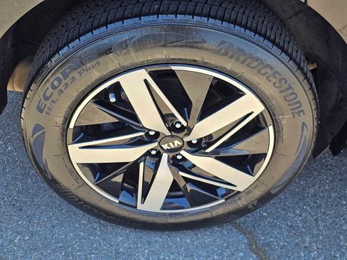 Used 2021 Kia Sorento S FWD image 8