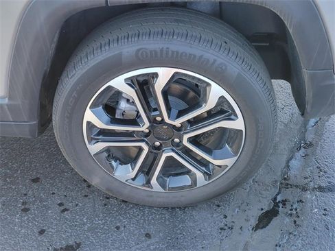 Used 2024 Jeep Compass Limited image 7