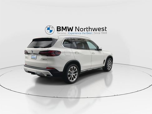 New 2026 BMW X5 xDrive40i image 3