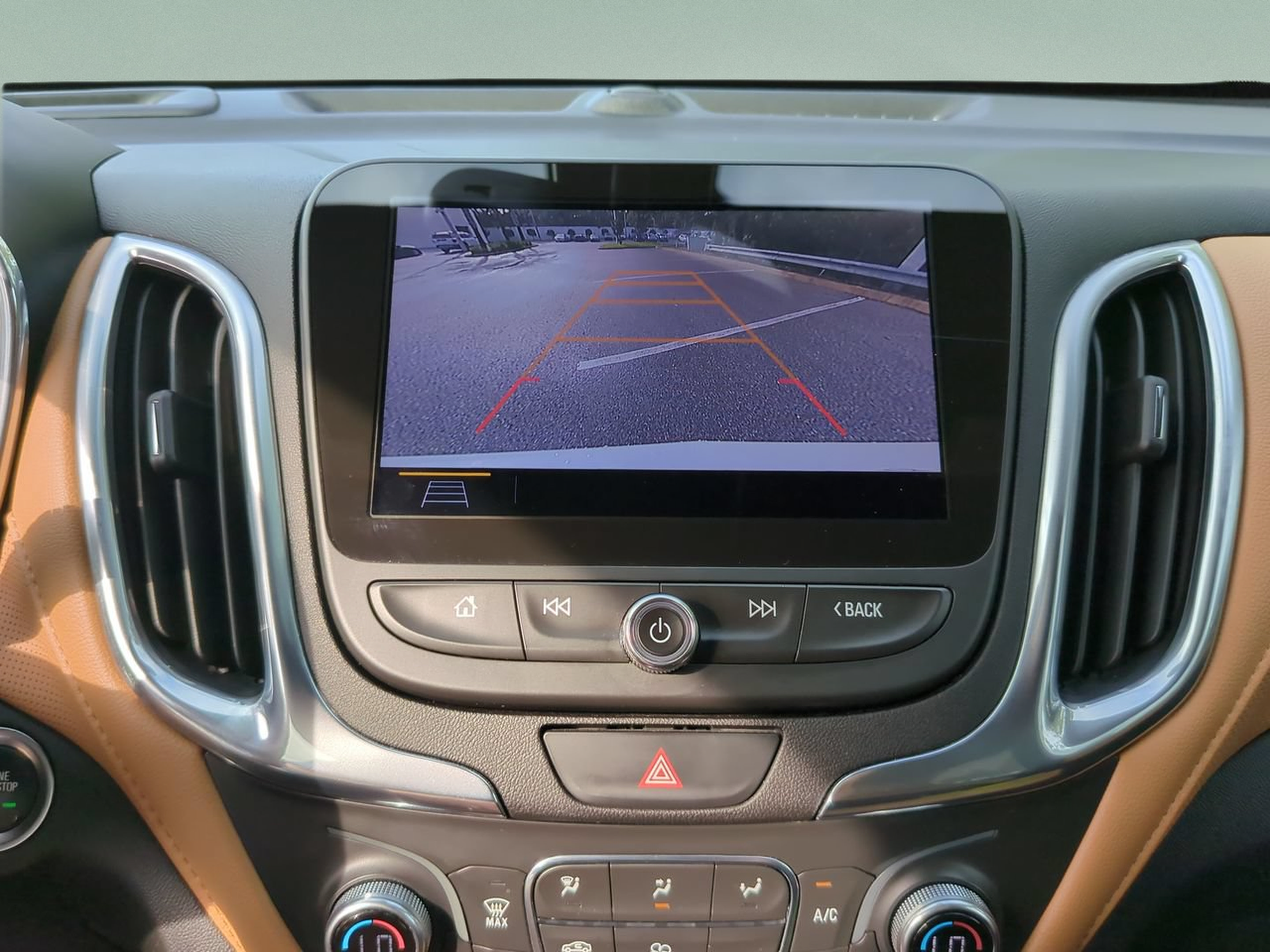 Used 2020 Chevrolet Equinox Premier FWD image 25
