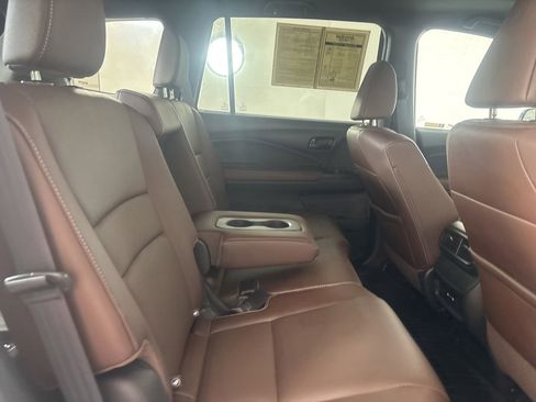 Used 2024 Honda Passport EX-L image 27