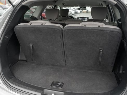 Used 2017 Hyundai Santa Fe SE image 9