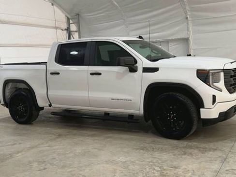 Used 2024 GMC Sierra 1500 Pro w/ Graphite Edition AWD/4WD image 6