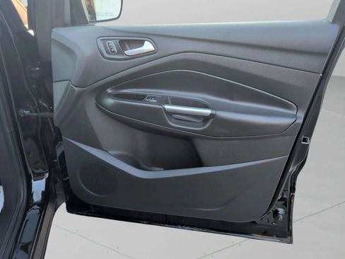 Used 2017 Ford Escape Titanium image 17