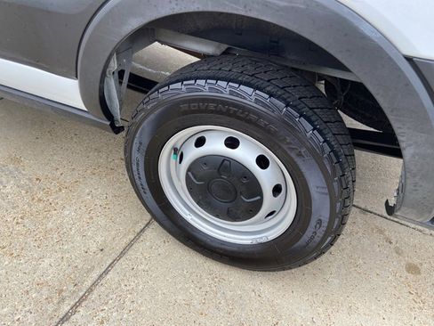 Used 2023 Ford Transit 250 Medium Roof w/ Load Area Protection Package image 28