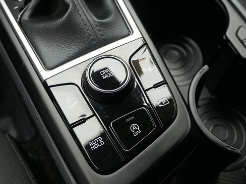 Used 2025 Kia Sportage LX FWD image 26