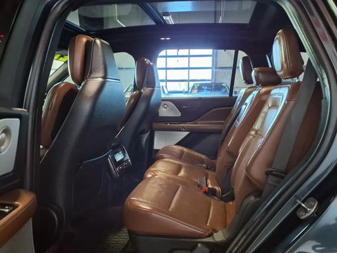 Used 2021 Lincoln Aviator Reserve w/ Equipment Group 202A AWD/4WD image 16