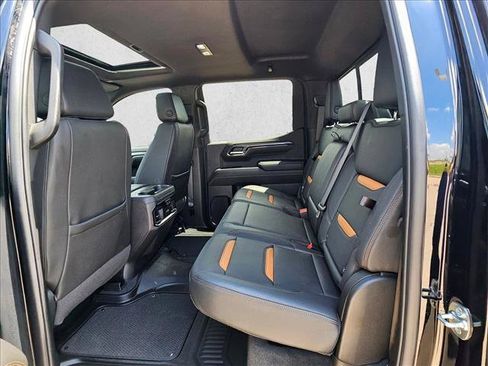 Used 2025 GMC Sierra 1500 AT4 w/ AT4 Premium Package AWD/4WD image 18