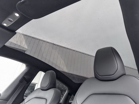 Used 2026 Tesla Model Y 2WD image 21