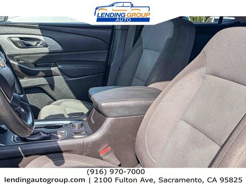 Used 2023 Chevrolet Traverse LT FWD image 16
