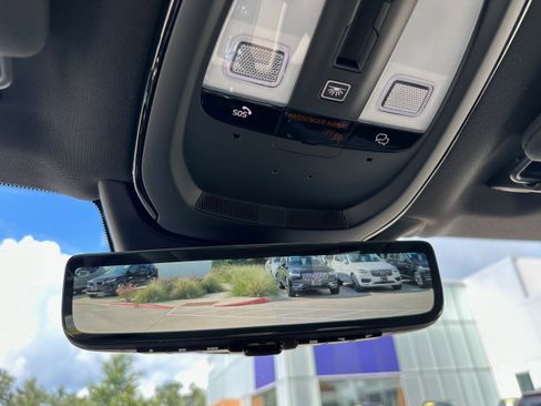 Used 2026 Volvo XC90 B6 Plus w/ Protection Package Premier image 18